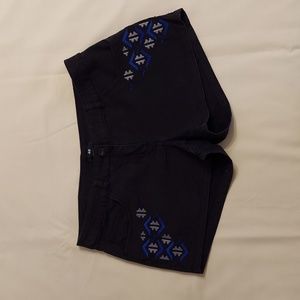 ‼️3 for $20‼️  H&M Black Embroidered Aztec Patterned Shorts